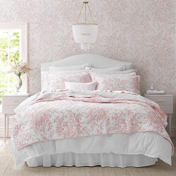- Twin Quilt Set, Soft & Reversible Cotton Floral Bedding with a Medium Weight Feel, 2 Piece Bed Set with Matching Pillowcase (Bedford Pink)